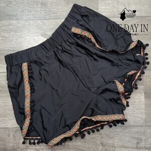 CharmLeaks Pom Pom Shorts Size L